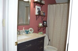 17 3RD Bath Upstairs